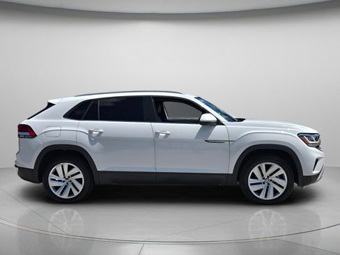 Certified 2022 Volkswagen Atlas Cross Sport SE FWD image 4