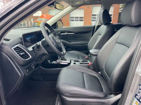 Certified 2025 Kia Seltos SX w/ SX Sunroof Package image 11