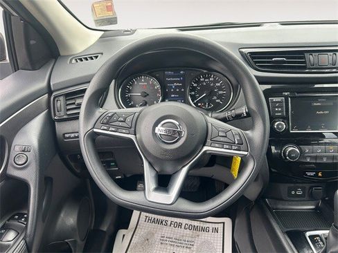 Used 2020 Nissan Rogue Sport S image 12