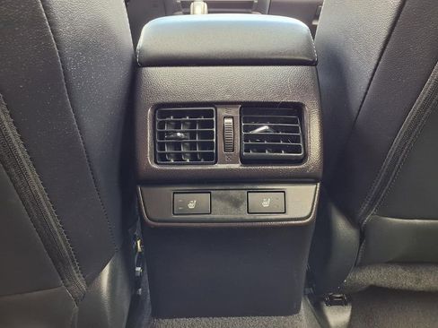 Used 2017 Subaru Outback 2.5i Limited image 23