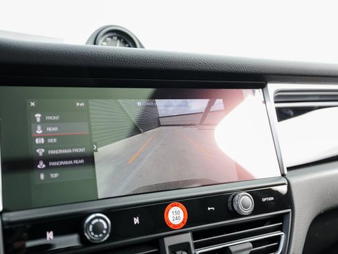 Certified 2026 Porsche Macan S AWD/4WD image 19