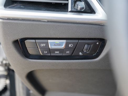 Used 2025 BMW 330i Sedan image 17