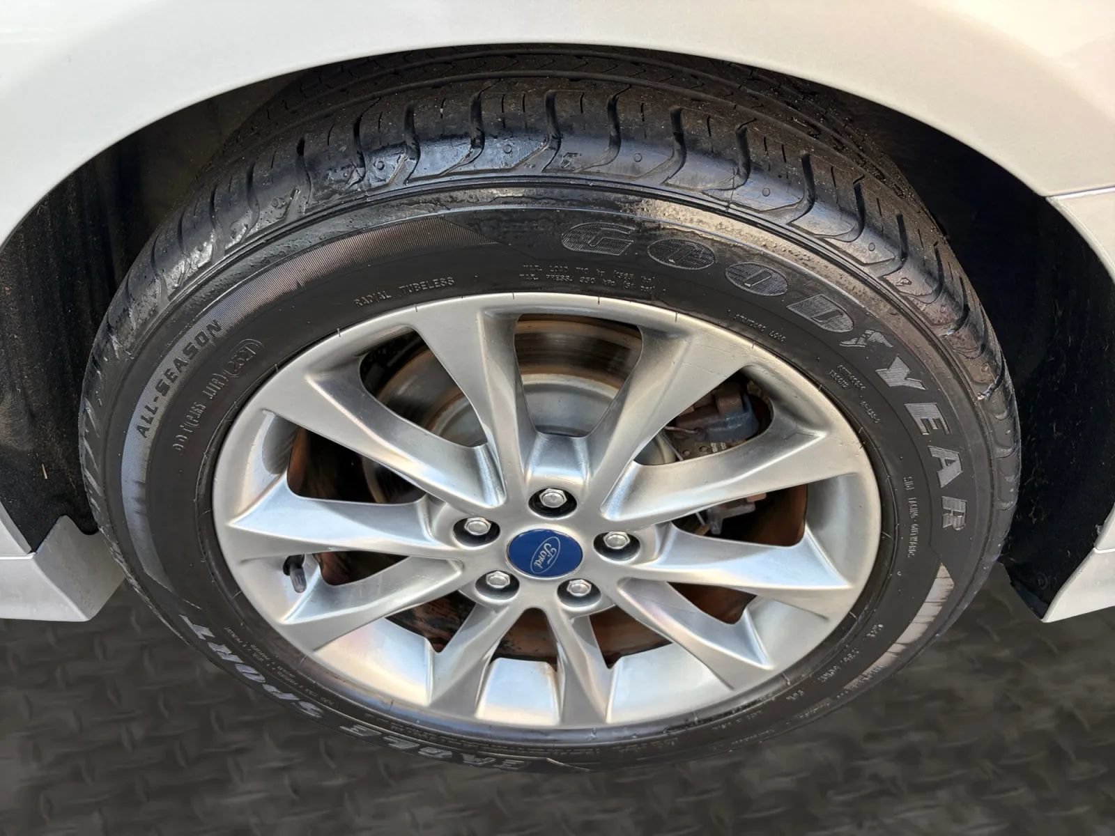 Used 2017 Ford Fusion SE FWD image 39