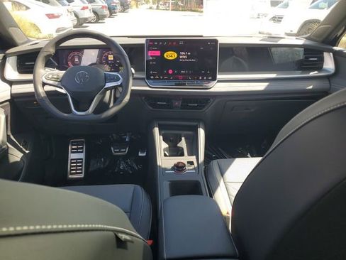 New 2026 Volkswagen Tiguan SE R-Line FWD image 13