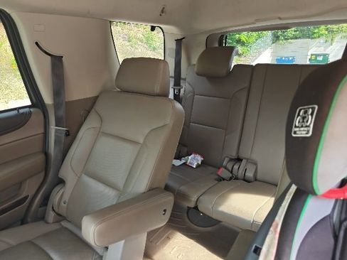 Used 2018 GMC Yukon SLT w/ Premium Edition image 11