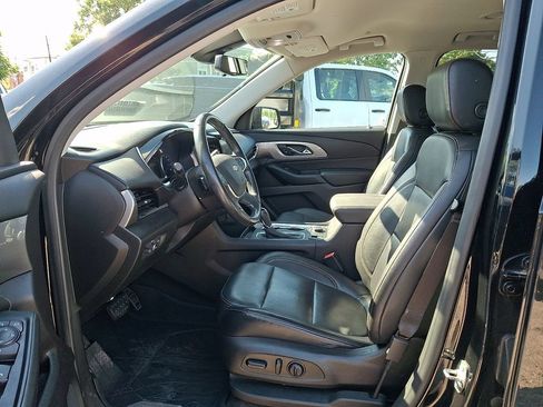 Used 2019 Chevrolet Traverse LT w/ LT Premium Package AWD/4WD image 14