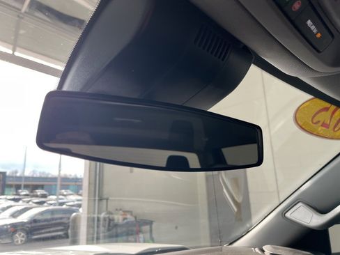 Used 2025 GMC Sierra 1500 SLE image 27