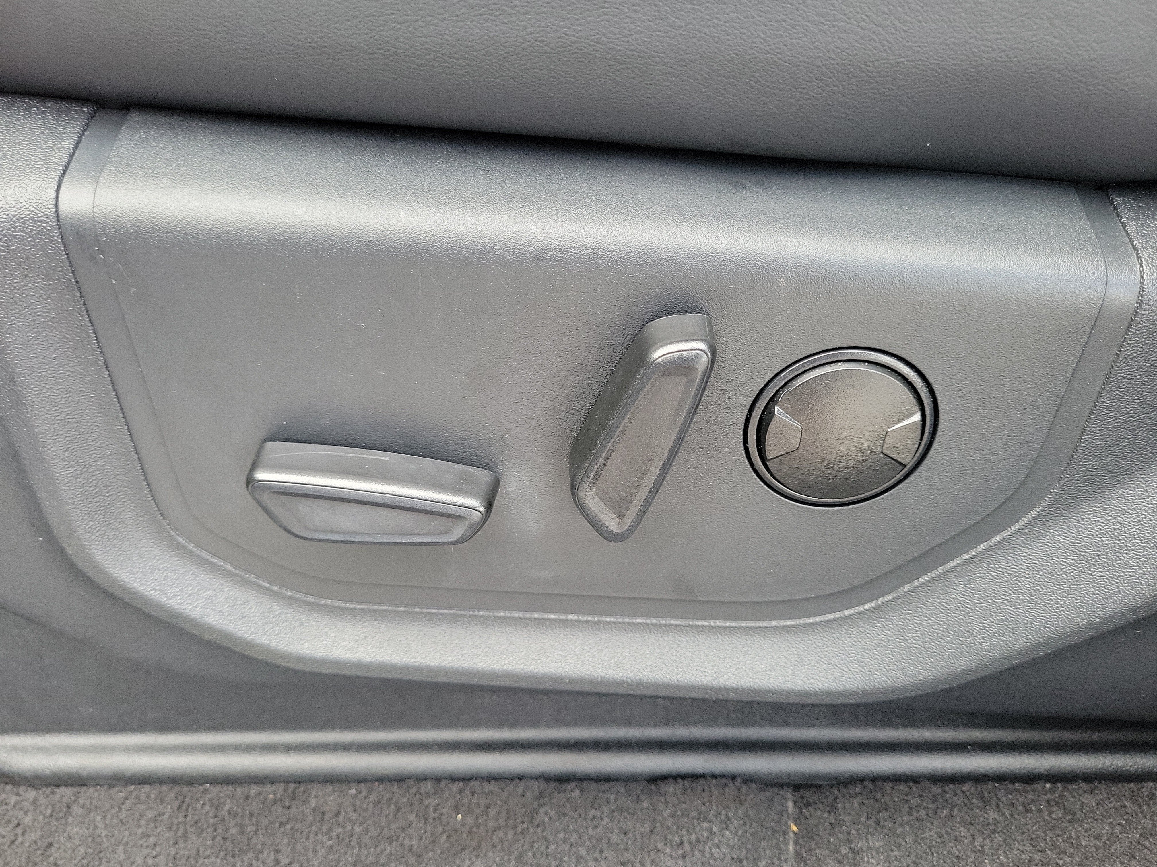 Used 2024 Ford Expedition XLT RWD image 14