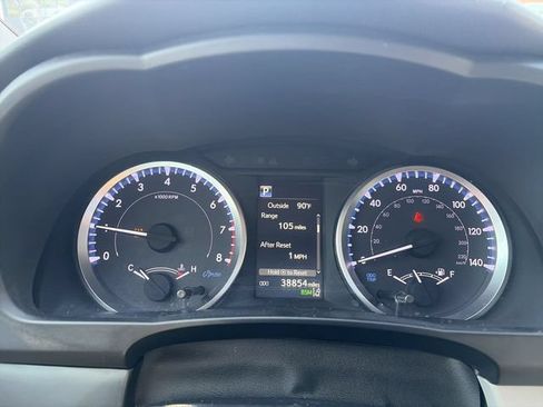Used 2019 Toyota Highlander Plus AWD/4WD image 15