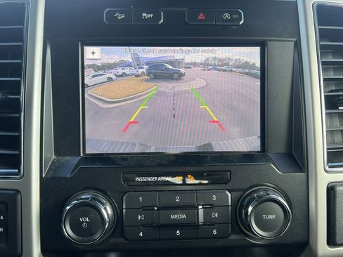 Used 2019 Ford F150 Lariat w/ Trailer Tow Package image 6