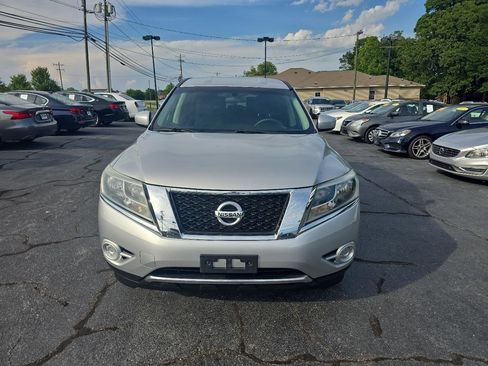 Used 2014 Nissan Pathfinder S AWD/4WD image 2