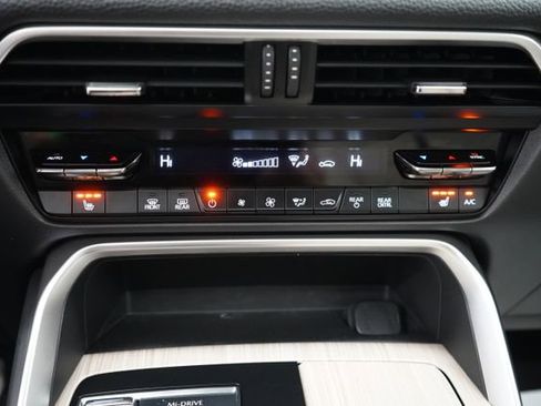 Used 2024 MAZDA CX-90 Plug-In Hybrid w/ Preferred image 23