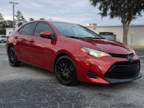 Used 2018 Toyota Corolla LE image 11