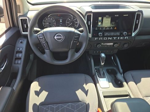 New 2025 Nissan Frontier SV w/ SV Convenience Package image 7