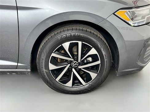 Used 2024 Volkswagen Jetta S image 33