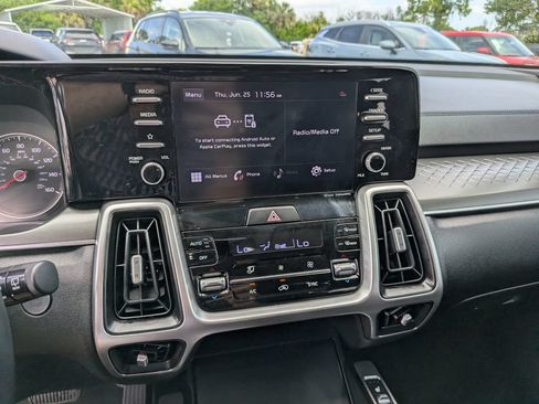 Used 2021 Kia Sorento S w/ Panoramic Sunroof Package FWD image 23