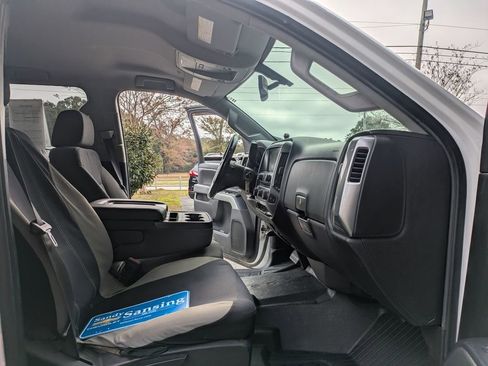 Used 2017 Chevrolet Silverado 2500 LT w/ LT Convenience Package image 32