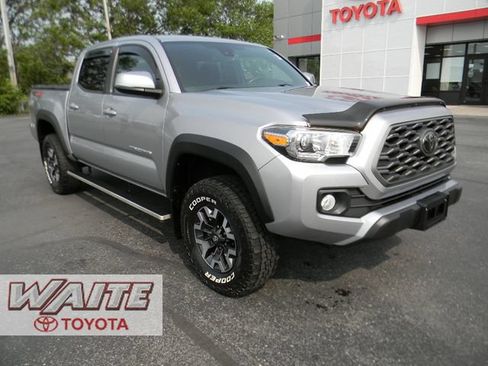 Used 2021 Toyota Tacoma TRD Off-Road AWD/4WD image 1