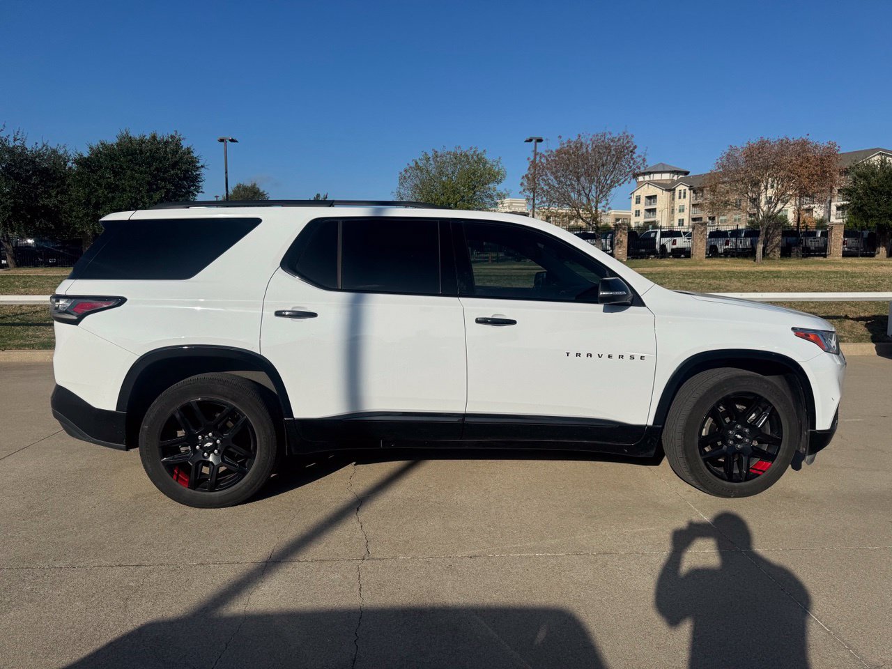 Used 2021 Chevrolet Traverse Premier w/ Redline Edition FWD image 3