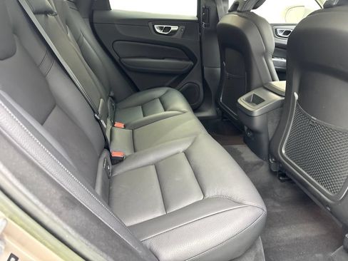 Used 2023 Volvo XC60 B5 Plus FWD image 39