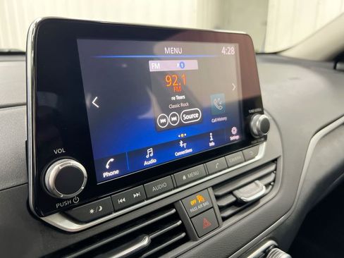 Used 2022 Nissan Altima 2.5 SV FWD image 14
