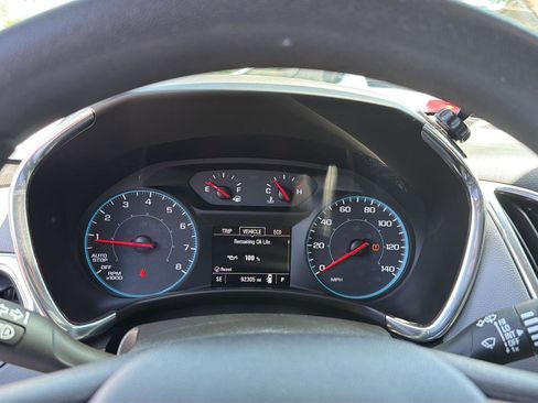 Used 2020 Chevrolet Equinox LS w/ LS Convenience Package FWD image 22