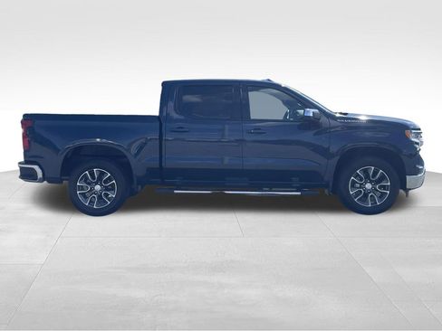 Used 2022 Chevrolet Silverado 1500 LT image 2