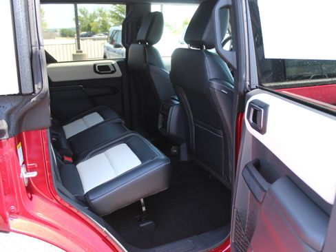 New 2026 Ford Bronco Outer Banks w/ Sasquatch Package AWD/4WD image 15