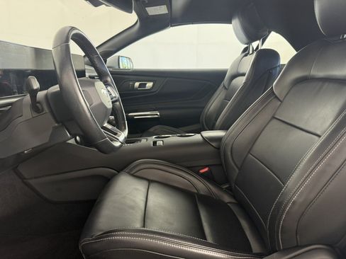 Used 2025 Ford Mustang Premium RWD image 20