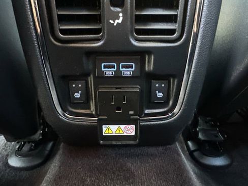 Used 2017 Jeep Grand Cherokee Limited image 18