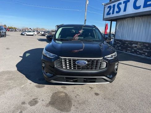Used 2025 Ford Escape Platinum image 3