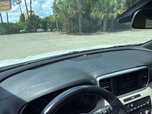 Used 2021 Kia Sportage S FWD image 10