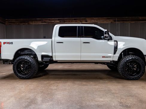 Used 2023 Ford F250 King Ranch w/ Chrome Package image 11