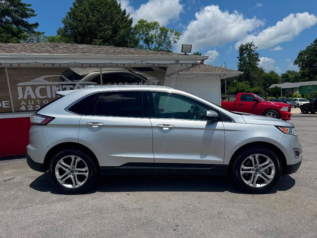 Used 2017 Ford Edge Titanium w/ Technology Package FWD image 4