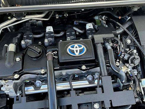 Used 2022 Toyota Corolla LE image 32