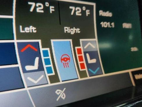 Used 2011 Jaguar XF Portfolio image 38