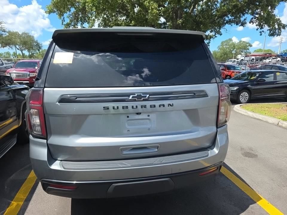 Used 2023 Chevrolet Suburban Z71 w/ Luxury Package AWD/4WD image 3