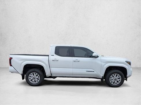 Certified 2026 Toyota Tacoma SR5 AWD/4WD image 4
