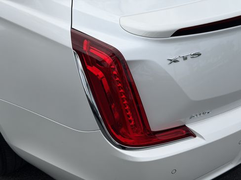 Used 2019 Cadillac XTS Premium Luxury AWD/4WD image 10