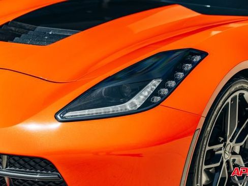Used 2019 Chevrolet Corvette Stingray Coupe w/ Carbon Flash Badge Package RWD image 47