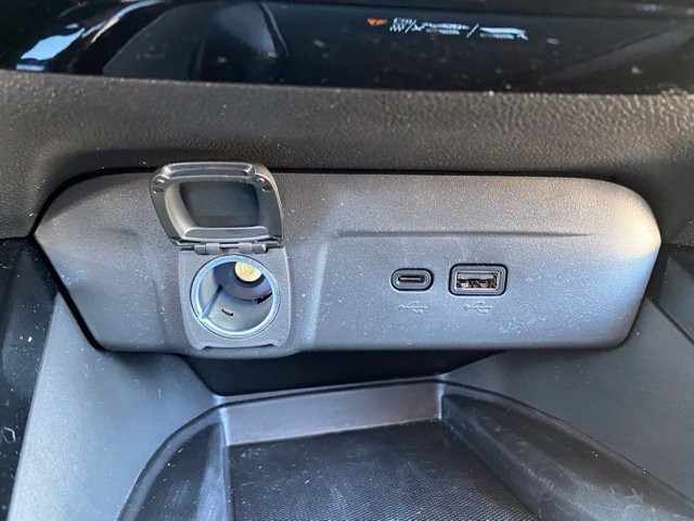 Used 2026 Chevrolet Trax LT w/ Sunroof Package FWD image 32