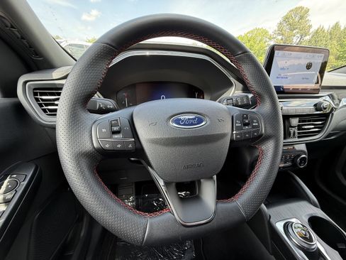 Used 2025 Ford Escape ST-Line AWD/4WD image 13