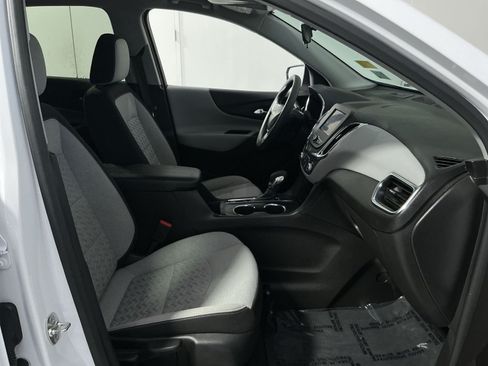 Used 2024 Chevrolet Equinox LS w/ LS Convenience Package FWD image 26
