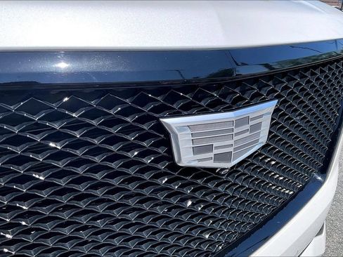 Used 2022 Cadillac Escalade ESV Sport Platinum w/ Heavy-Duty Trailer Package AWD/4WD image 30