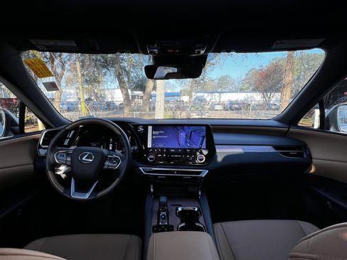 Certified 2025 Lexus RX 350 Premium w/ Accessory Package (K3) image 35