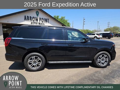 Used 2025 Ford Expedition Active RWD image 13
