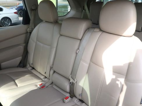 Used 2018 Nissan Pathfinder Platinum image 21