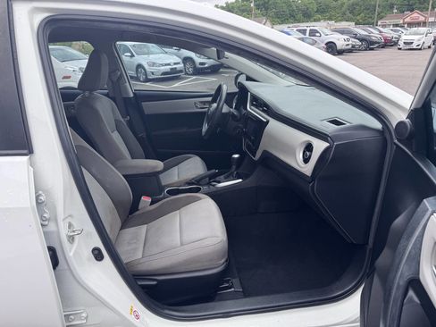 Used 2019 Toyota Corolla LE FWD image 17