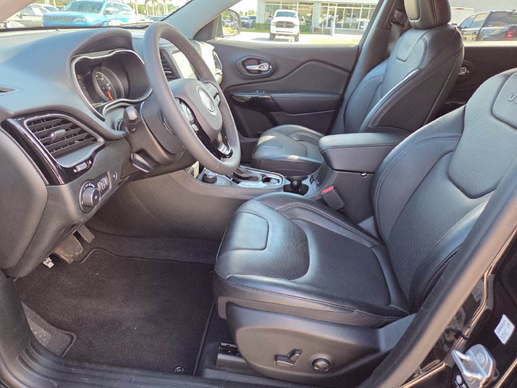 Used 2023 Jeep Cherokee Altitude Lux AWD/4WD image 28