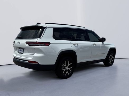 Used 2024 Jeep Grand Cherokee L Limited image 5